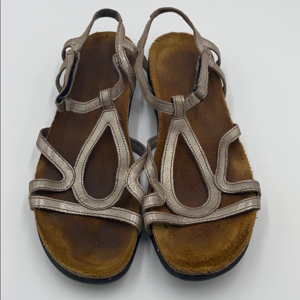 Naot metallic bronze strappy sandals 39